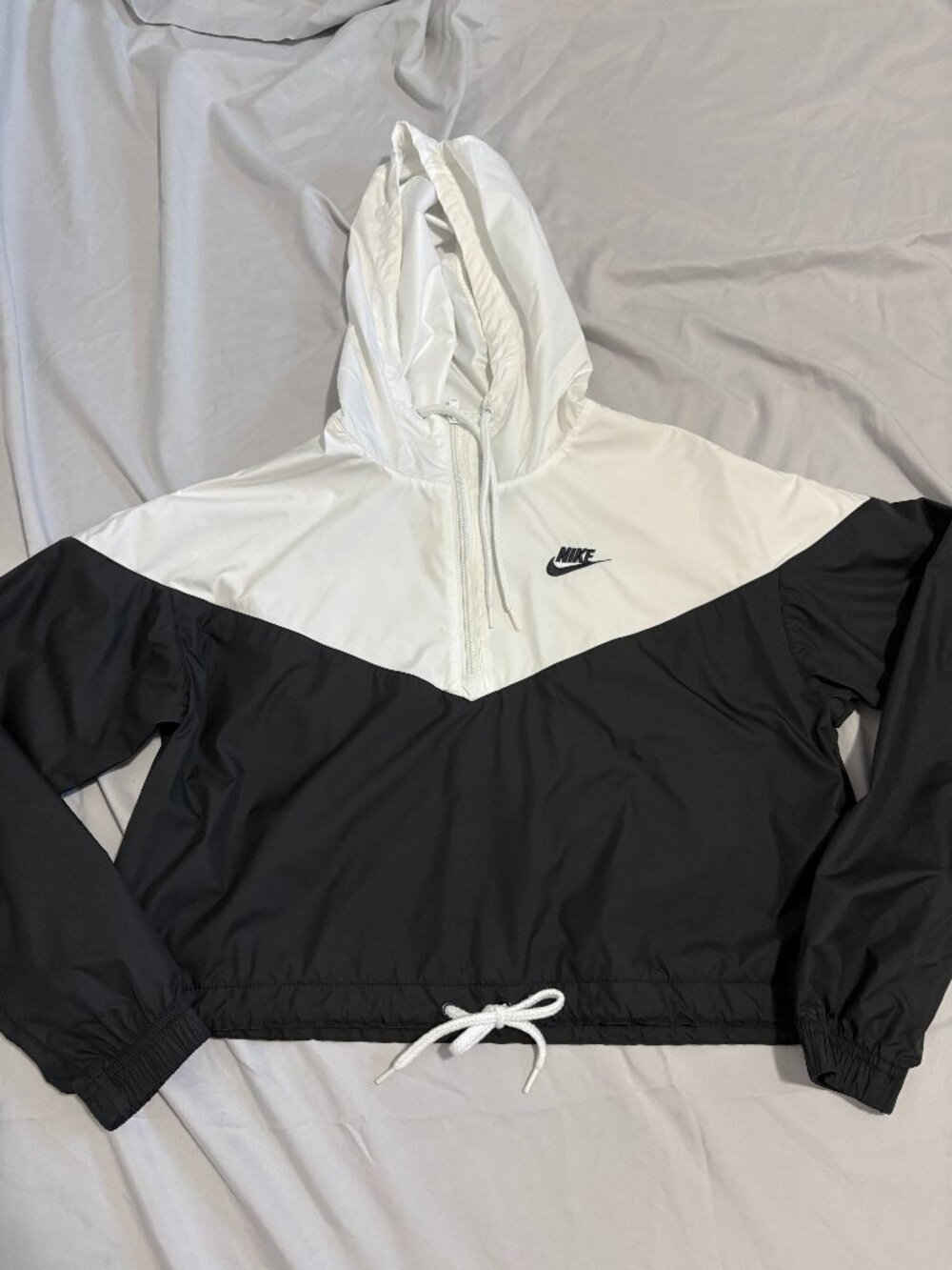 Women's Nike Quarter-Zip Windbreaker - size xs